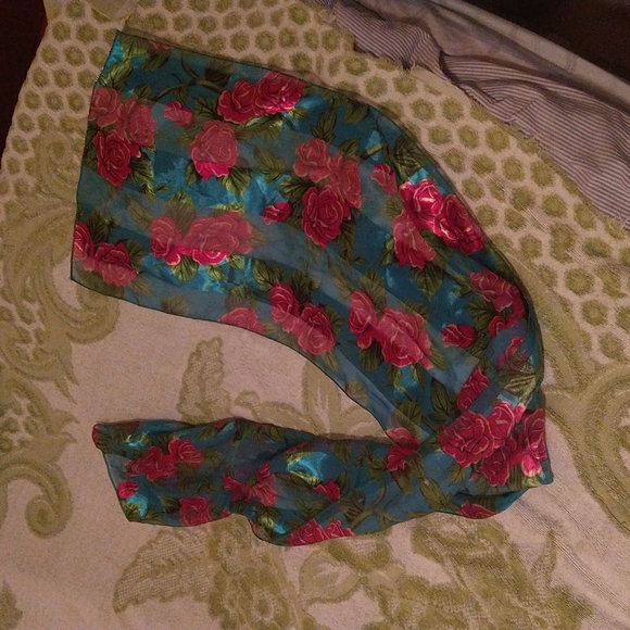 Scarf - Picture 1 of 2